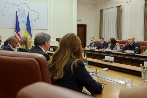 Шмигаль обговорив із заступником держсекретаря США відновлення енергетики Шмигаль обговорив із заступником держсекретаря США відновлення енергетики