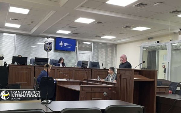 Ексочільнику Дніпропетровської ОВА Резніченку суд призначив 30 млн грн застави, його пособнику - 15 млн грн
Ексочільнику Дніпропетровської ОВА Резніченку суд призначив 30 млн грн застави, його пособнику - 15 млн грн