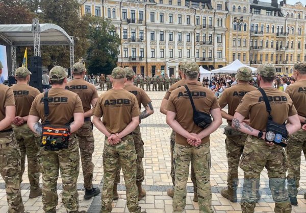 У Києві відкрили виставку «Воїни світла», присвячену загиблим захисникам України
У Києві відкрили виставку «Воїни світла», присвячену загиблим захисникам України