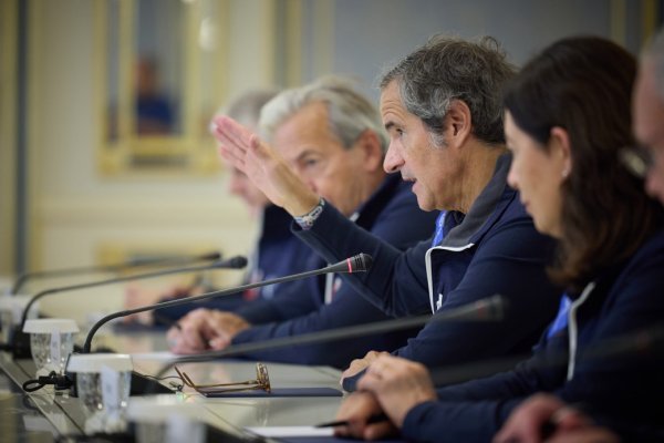 Зеленський провів зустріч із гендиректором МАГАТЕ Зеленський провів зустріч із гендиректором МАГАТЕ
