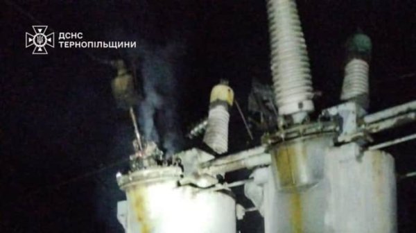 В Тернополе произошел взрыв на трансформаторной подстанции, две улицы без света В Тернополе произошел взрыв на трансформаторной подстанции, две улицы без света
