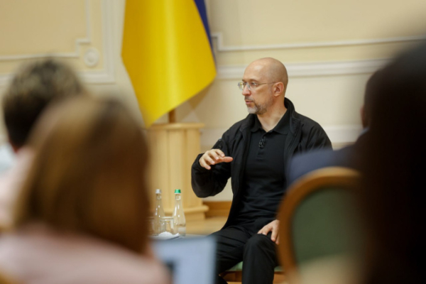 На одного военного нужно больше миллиона гривен. Шмыгаль рассказал о бюджете на 2025 год
На одного военного нужно больше миллиона гривен. Шмыгаль рассказал о бюджете на 2025 год