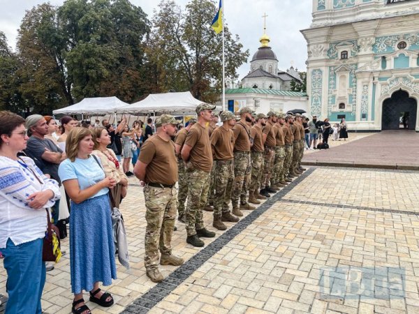 У Києві відкрили виставку «Воїни світла», присвячену загиблим захисникам України
У Києві відкрили виставку «Воїни світла», присвячену загиблим захисникам України