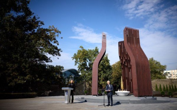Головне за середу, 11 вересня: вибух на Дніпропетровщині, обстріл Костянтинополя, саміт Кримської платформи
Головне за середу, 11 вересня: вибух на Дніпропетровщині, обстріл Костянтинополя, саміт Кримської платформи