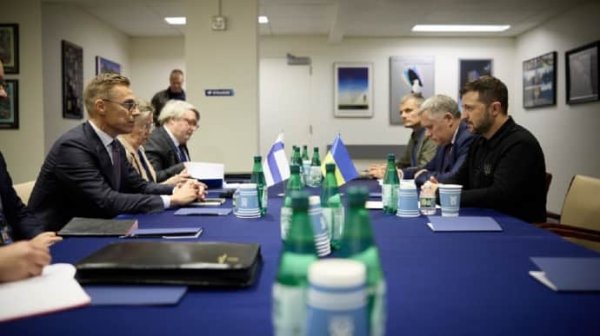 Зеленский и президент Финляндии обсудили совместное производство дронов Зеленский и президент Финляндии обсудили совместное производство дронов