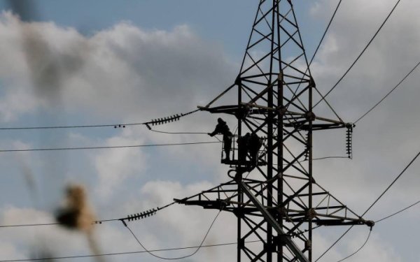 Армія РФ атакувала енергооб'єкти у шести регіонах України, — Міненерго
Армія РФ атакувала енергооб'єкти у шести регіонах України, — Міненерго