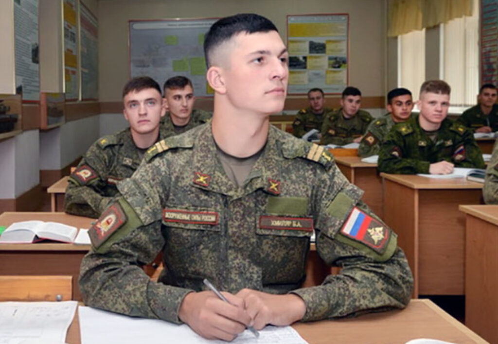 РФ використовує курсантів з військових училищ для війни на двох напрямках РФ використовує курсантів з військових училищ для війни на двох напрямках