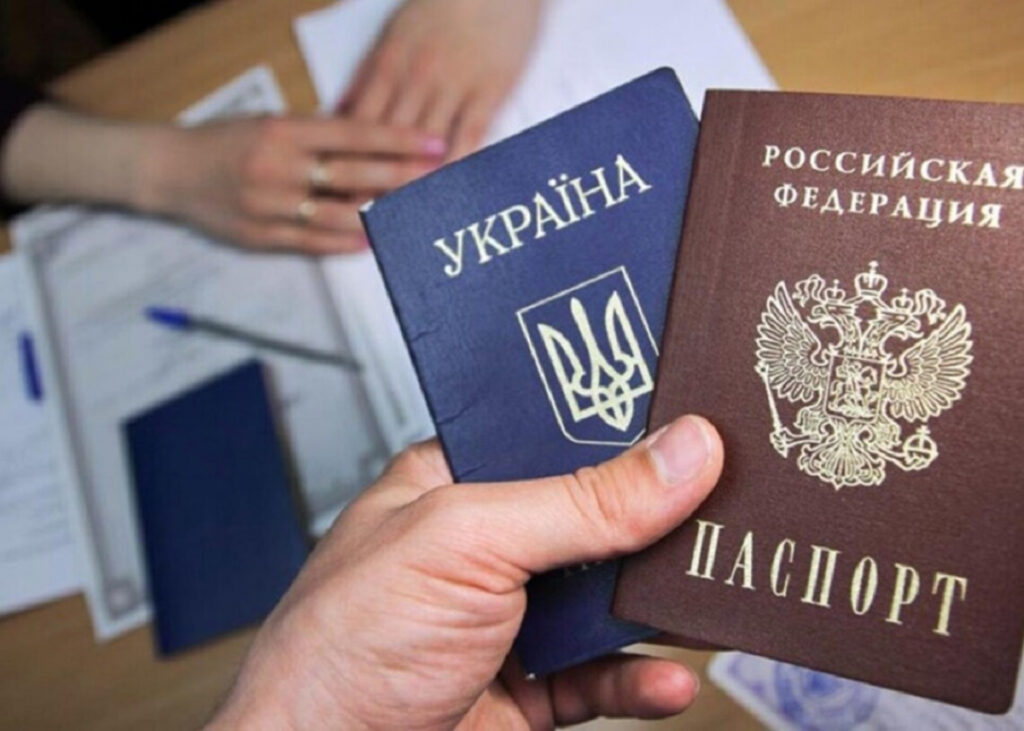 Окупанти знайшли як змусити українців на ТОТ отримувати паспорти РФ окупація