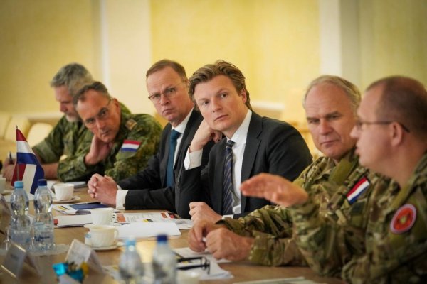 Україна та Нідерланди визначили пріоритети співпраці у сфері ОПК на наступний рік Україна та Нідерланди визначили пріоритети співпраці у сфері ОПК на наступний рік