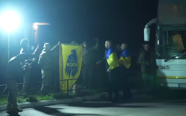 Зеленський підтвердив повернення з полону 95 захисників
Зеленський підтвердив повернення з полону 95 захисників