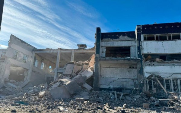 Росіяни знову атакують Харків КАБами, постраждала жінка (оновлено)
Росіяни знову атакують Харків КАБами, постраждала жінка (оновлено)