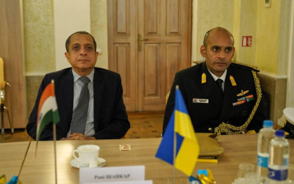 Україна та Індія розглядають можливості для співпраці в галузі оборонної промисловості
Україна та Індія розглядають можливості для співпраці в галузі оборонної промисловості