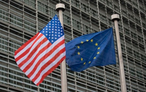 США ввели новые масштабные санкции против Ирана
США ввели новые масштабные санкции против Ирана