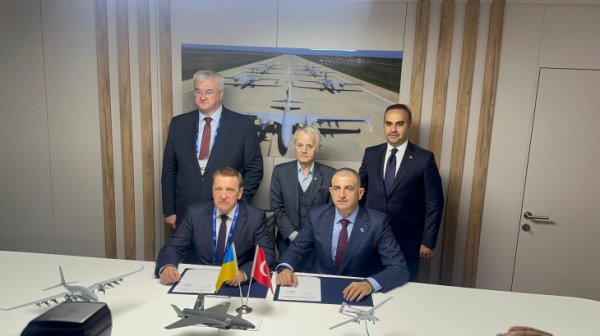 Сибіга на оборонній виставці у Стамбулі закликав турецькі компанії інвестувати в український ОПК Сибіга на оборонній виставці у Стамбулі закликав турецькі компанії інвестувати в український ОПК