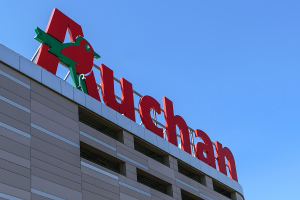 Auchan виставив на продаж свою російську "дочку": компанія йде з РФ Auchan виставив на продаж свою російську "дочку": компанія йде з РФ
