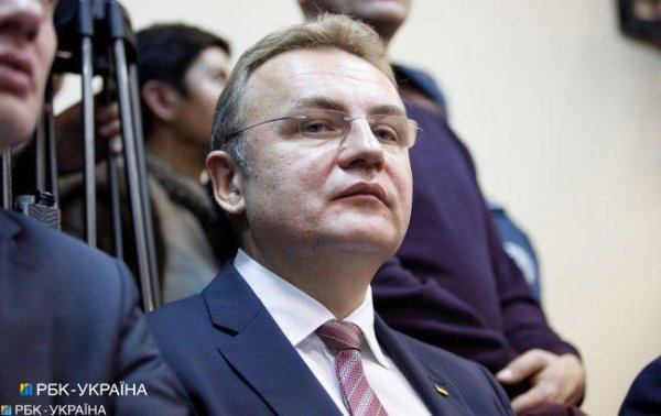 Надо ли открыть во Львове аэропорт во время войны: ответ Садового
Надо ли открыть во Львове аэропорт во время войны: ответ Садового