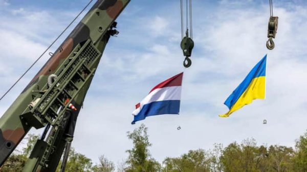 Нидерланды передадут Украине разведывательные БпЛА на сумму €42,6 млн Нидерланды передадут Украине разведывательные БпЛА на сумму €42,6 млн