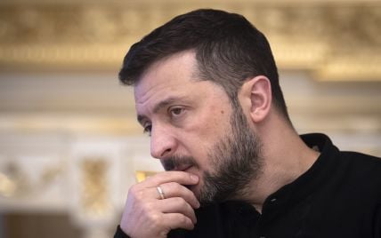 Тысяча гривен каждому от Зеленского: как это повлияет на экономику и где возьмут деньги
Тысяча гривен каждому от Зеленского: как это повлияет на экономику и где возьмут деньги