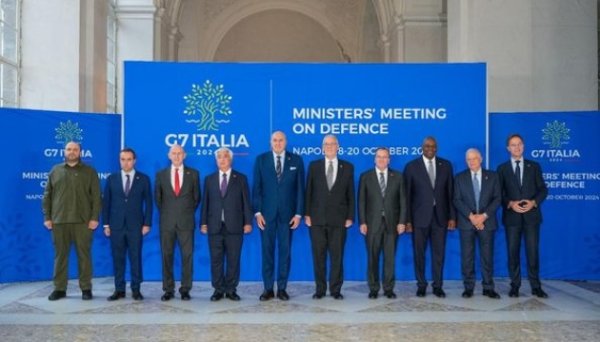 Умєров на зустрічі міністрів оборони G7 закликав інвестувати в український ОПК Умєров на зустрічі міністрів оборони G7 закликав інвестувати в український ОПК