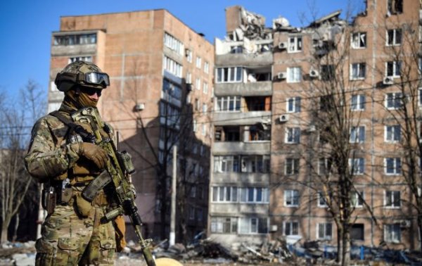 Россияне казнили украинских военных в Нью-Йорке: одного из палачей уже взяли в плен
Россияне казнили украинских военных в Нью-Йорке: одного из палачей уже взяли в плен