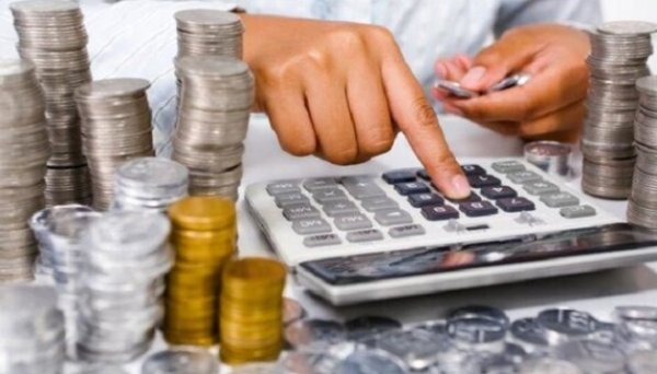 Переробна промисловість та сфера торгівлі лідирують за сплатою податків до бюджету Переробна промисловість та сфера торгівлі лідирують за сплатою податків до бюджету