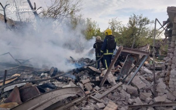 На Харківщині ворог вдарив по селу КАБами та дроном. 1 людина загинула, ще 1 отримала поранення
На Харківщині ворог вдарив по селу КАБами та дроном. 1 людина загинула, ще 1 отримала поранення