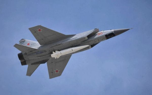Россияне атаковали "Кинжалом" аэродром в Хмельницкой области, есть попадание
Россияне атаковали "Кинжалом" аэродром в Хмельницкой области, есть попадание