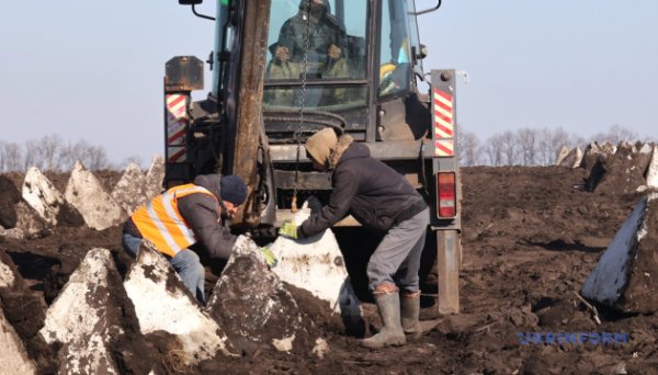 Уряд схвалив законопроєкт про примусове відчуження землі для будівництва фортифікацій Уряд схвалив законопроєкт про примусове відчуження землі для будівництва фортифікацій
