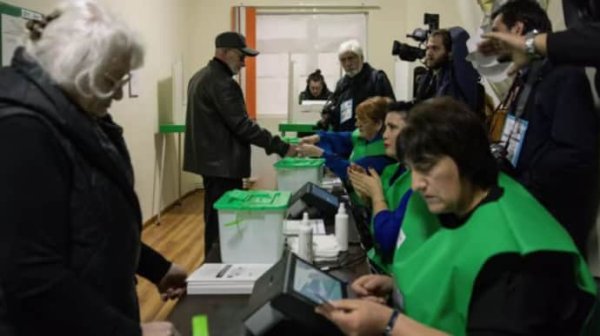 Выборы в Грузии: ЦИК отчитывается о подсчете голосов с 97% избирательных участков Выборы в Грузии: ЦИК отчитывается о подсчете голосов с 97% избирательных участков