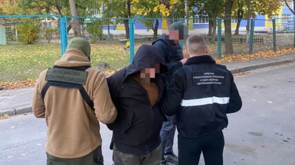 В Киеве задержан работник ТЦК, который требовал взятку с адвоката военнообязанного В Киеве задержан работник ТЦК, который требовал взятку с адвоката военнообязанного