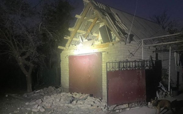 У Марганці через російський обстріл пошкоджені ЛЕП, адмінбудівля та аптека
У Марганці через російський обстріл пошкоджені ЛЕП, адмінбудівля та аптека