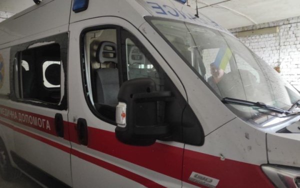 У Херсоні росіяни атакували цивільного з дрона
У Херсоні росіяни атакували цивільного з дрона