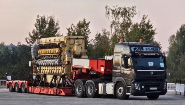 На Хмельницьку АЕС доставили третій дизель-генератор для резервного живленння На Хмельницьку АЕС доставили третій дизель-генератор для резервного живленння