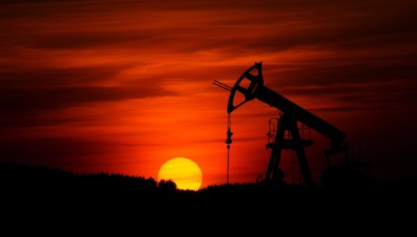Нафта дешевшає після зростання цін минулого тижня Нафта дешевшає після зростання цін минулого тижня
