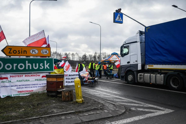 Польські фермери можуть знову відновити протести на кордоні з Україною: що відомо Польські фермери можуть знову відновити протести на кордоні з Україною: що відомо