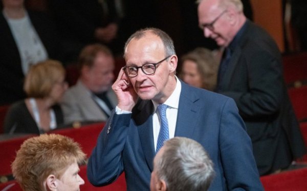 Лідер німецької опозиції запропонував висунути Путіну ультиматум
Лідер німецької опозиції запропонував висунути Путіну ультиматум