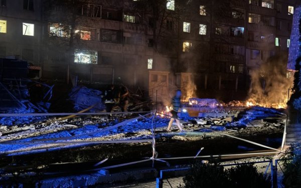 Росіяни завдали ракетного удару по Сумах
Росіяни завдали ракетного удару по Сумах