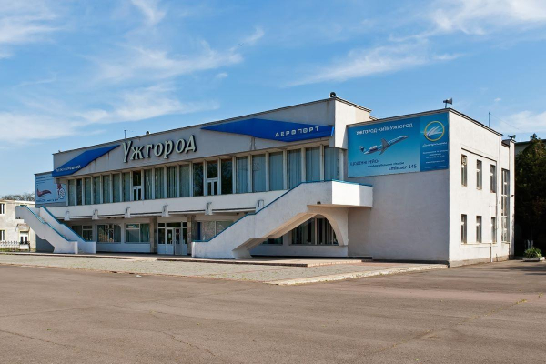 У Зеленського відповіли, чи відкриється аеропорт "Ужгород" для пасажирів У Зеленського відповіли, чи відкриється аеропорт "Ужгород" для пасажирів