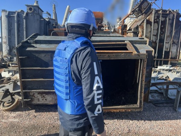 Експертам МАГАТЕ показали наслідки обстрілів росіян на важливих для АЕС підстанціях Експертам МАГАТЕ показали наслідки обстрілів росіян на важливих для АЕС підстанціях