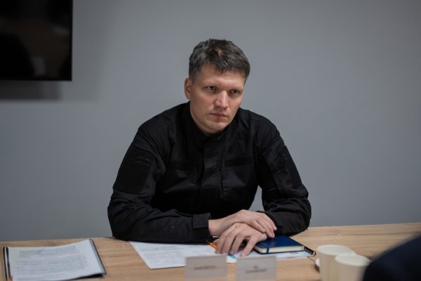 Україна запросила Австрію до Коаліції розмінування та інвестувати в оборонне виробництво Україна запросила Австрію до Коаліції розмінування та інвестувати в оборонне виробництво
