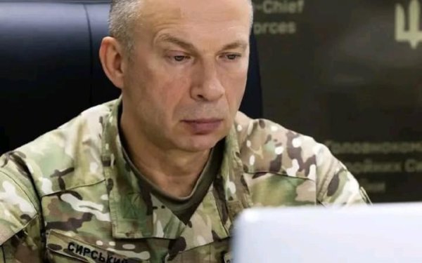 Сирський поінформував голову Пентагону про ситуацію на фронті на найбільш важких напрямках
Сирський поінформував голову Пентагону про ситуацію на фронті на найбільш важких напрямках