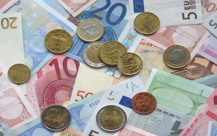 Курс валют на 23 октября: сколько будут стоить доллар, евро и злотый
Курс валют на 23 октября: сколько будут стоить доллар, евро и злотый