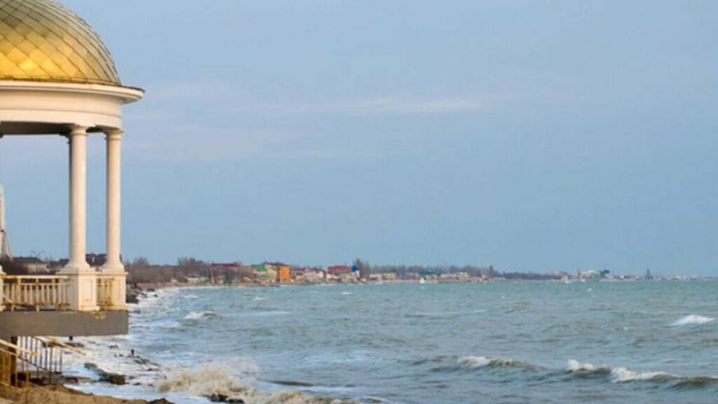 Окупований Бердянськ опинився під обстрілом: відомо, куди поцілили дрони Бердянськ