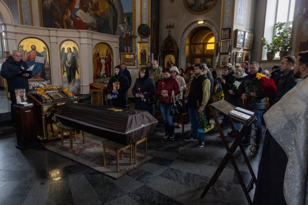 У Києві попрощалися з ексдепутатом Херсона Євгеном Матковським, який загинув на фронті
                                