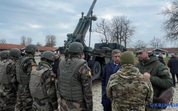 У Франції закінчується підготовка української піхотної бригади “Анна Київська”
У Франції закінчується підготовка української піхотної бригади “Анна Київська”