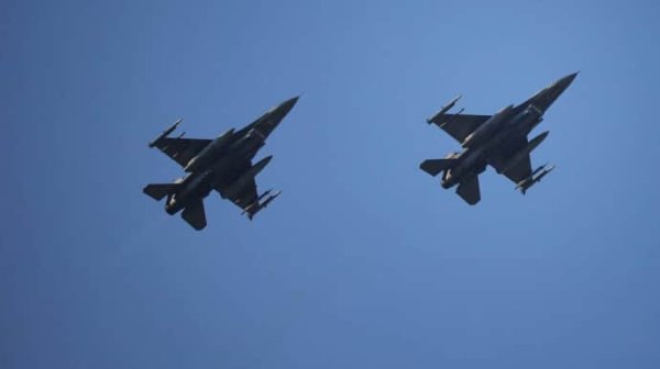 Пилоты F-16 сбили до 10 воздушных целей в воскресенье – Зеленский Пилоты F-16 сбили до 10 воздушных целей в воскресенье – Зеленский