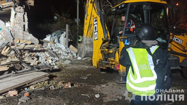 Нацполіція заявила про прицільний обстріл місця дислокації поліцейських у Харкові. Є постраждалі
                                