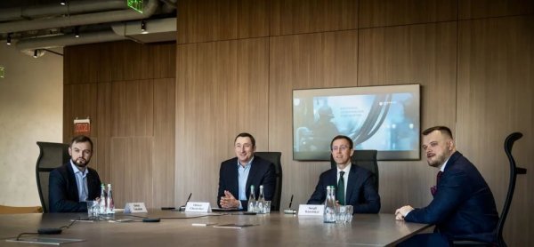Укрнафта підписала угоду з Shell про придбання автозаправних станцій - Чернишов Укрнафта підписала угоду з Shell про придбання автозаправних станцій - Чернишов