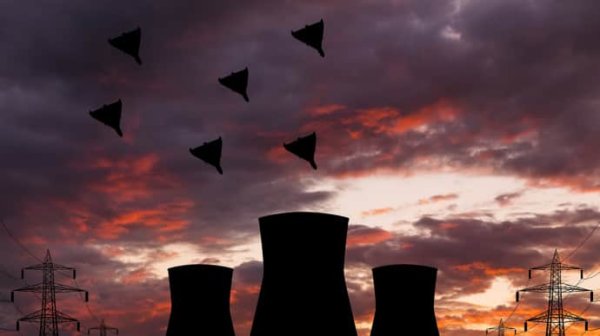 Россия с разных направлений атакует Украину ударными беспилотниками Россия с разных направлений атакует Украину ударными беспилотниками