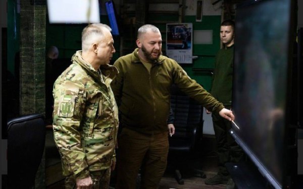 Сирський відвідав у Харківській області захисників з 92 бригади
Сирський відвідав у Харківській області захисників з 92 бригади